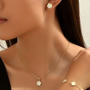 4pcs Earrings Necklace Plus Bracelet Coquette